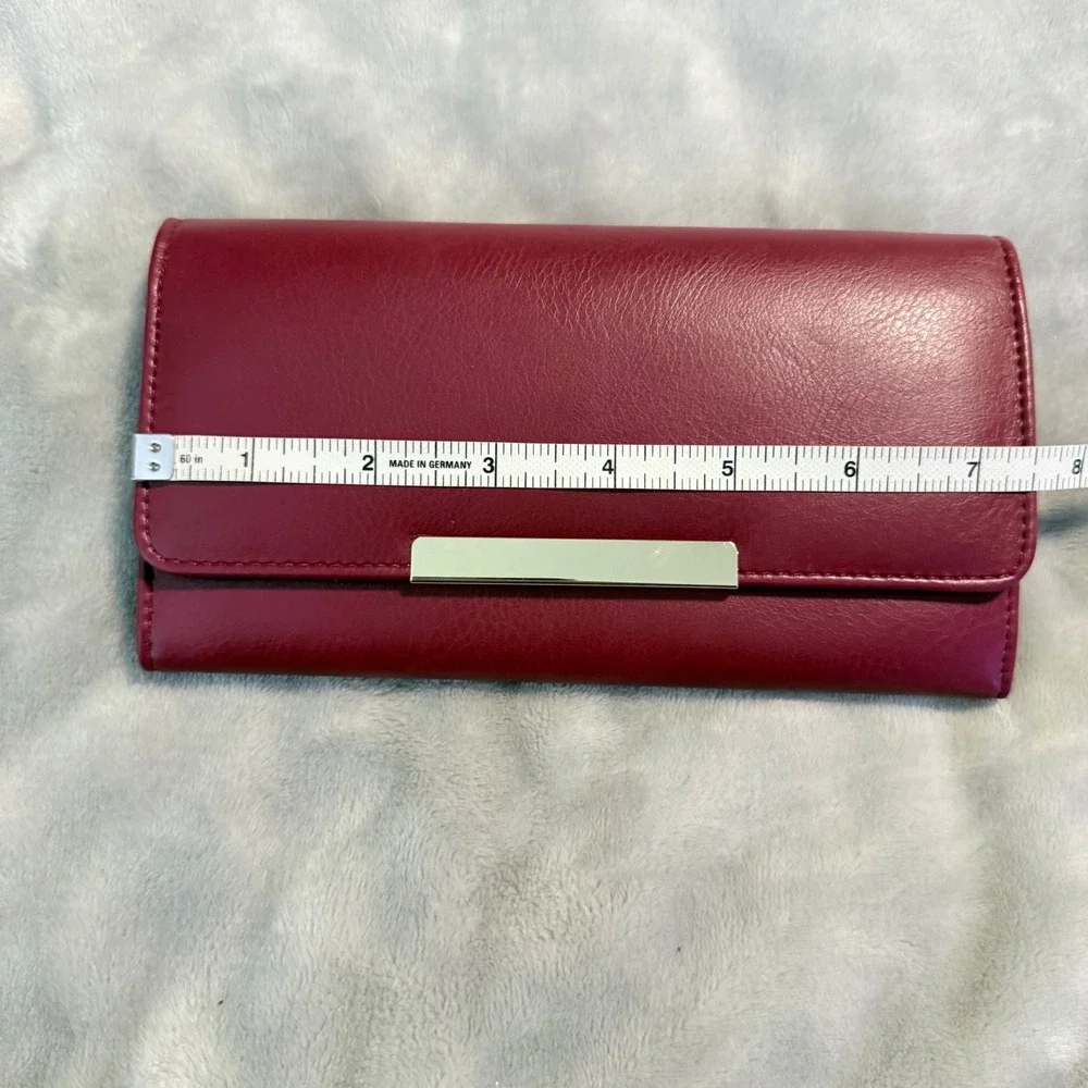 StyleKeeper S2120 Burgundy Organizer Wallet Clutch Gold Tone Unused